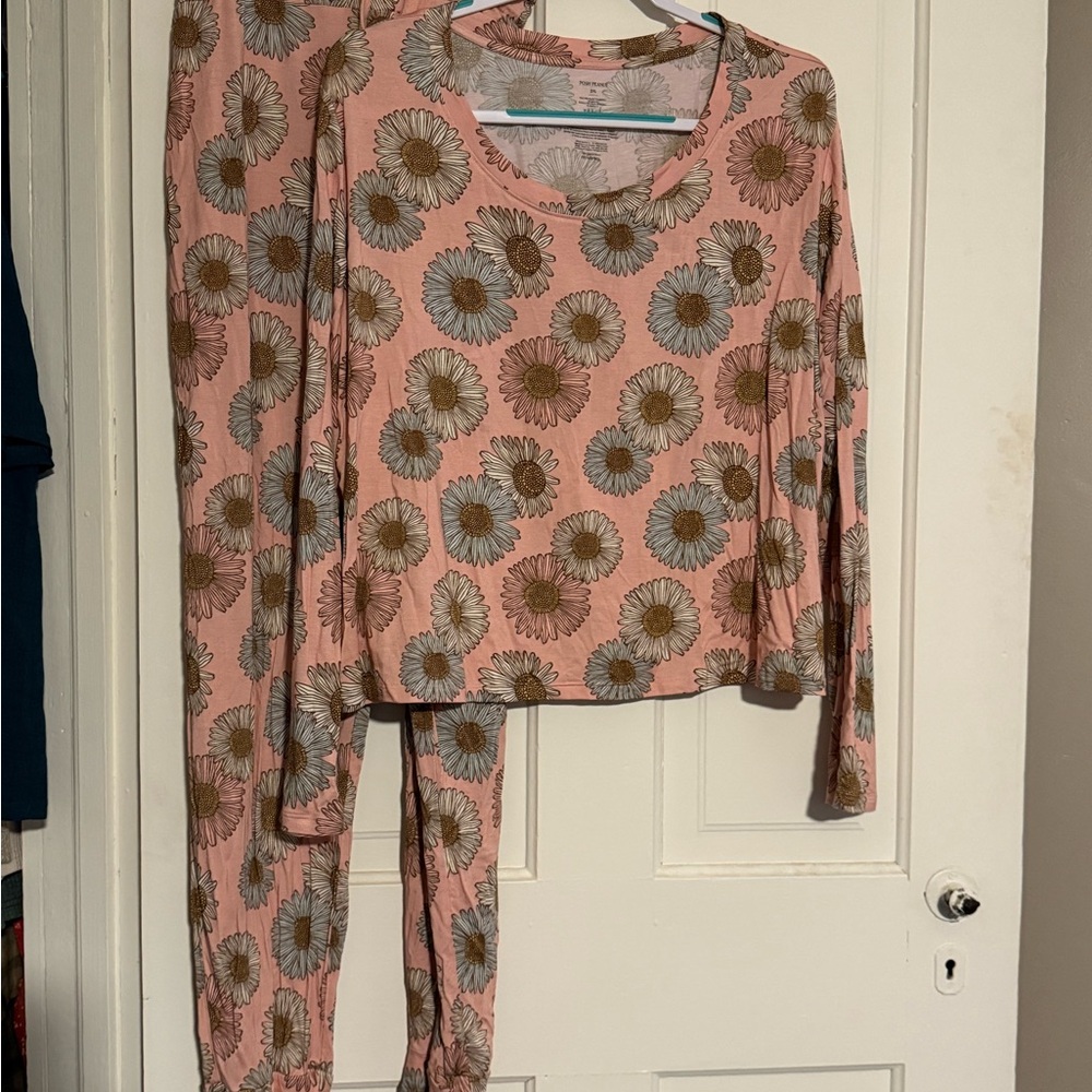 Posh Peanut Pink Daisy Print Long Sleeve Pajama Set